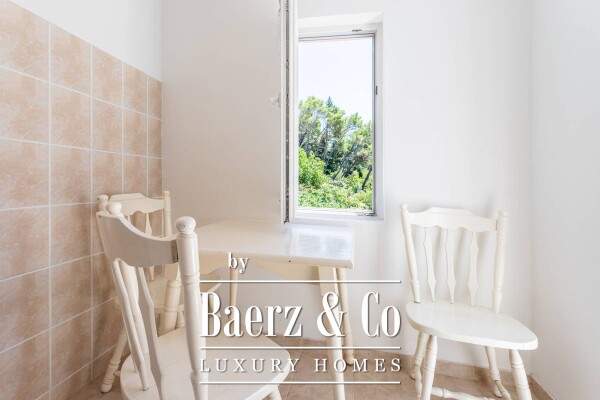 photo 17 Drvenik, exceptional property – multi-apartment house in the first row to the sea