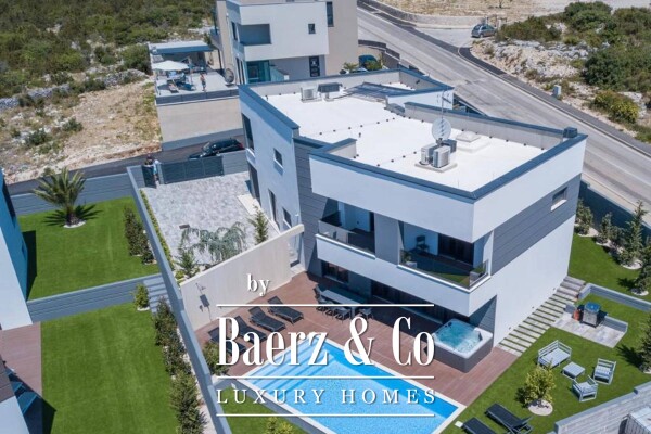 photo 2 Pag, Novalja, two luxurious modern villas with swimming pools