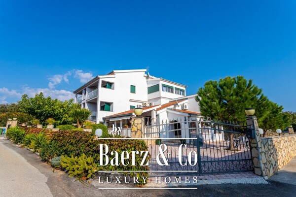 photo 3 Vinišće, house with swimming pool and 6 apartments with 1,000 m2 plot of land