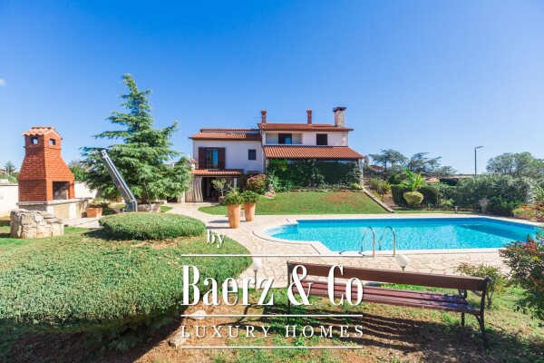 photo 1 Pula, Veli Vrh, wonderful villa plus 4 separated apartments and a pool