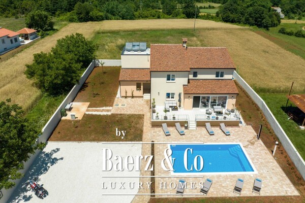 photo 5 Barban, two beautiful houses, with a large pool on a spacious plot of land