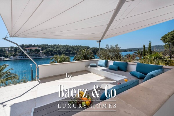 photo 5 Brac, impressive luxury villa by the sea