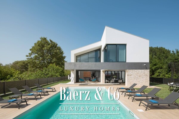 photo 1 Istria, Ližnjan, an architectural pearl with a heated pool in a top location