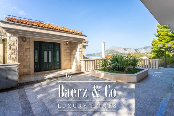 photo 3 Omiš, apartment house near the beach