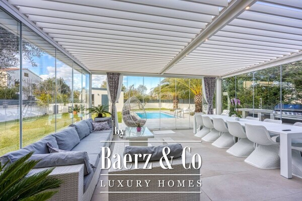 photo 4 Rovinj, an impressive family villa with a pool located in a quiet location