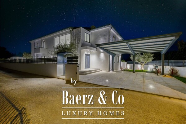 photo 63 Rovinj, an impressive family villa with a pool located in a quiet location