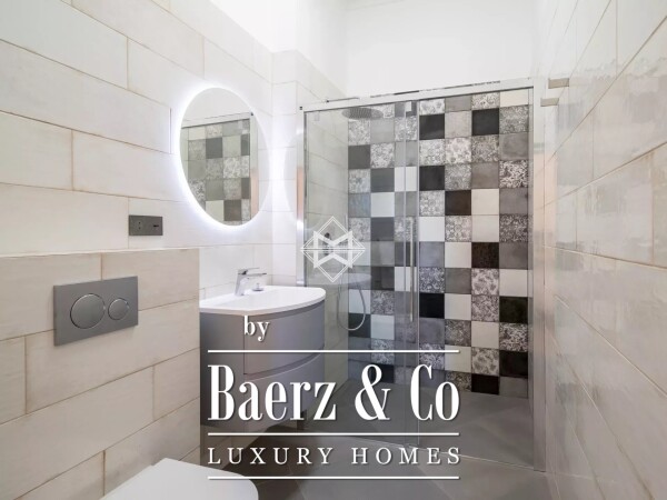 photo 7 Magnificent apartments of 230 square meters in a beautiful Niçois building on the Cours Saleya.