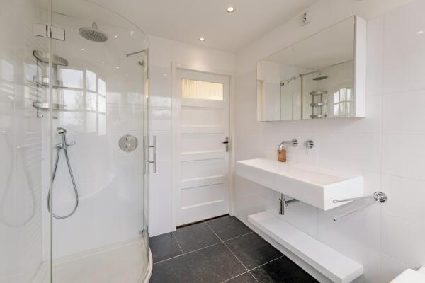 photo 38 Nieuw-Loosdrechtsedijk 60