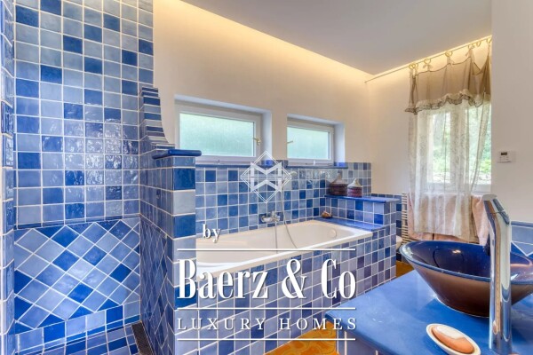 photo 18 Property with 2 Villas and Swimming Pool - Le Lavandou