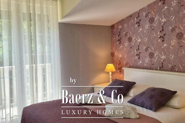 photo 8 Brač, Supetar, a house with a total area of 372 m² located on a plot of 411 m².