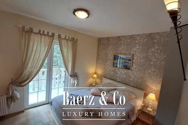 photo 9 Brač, Supetar, a house with a total area of 372 m² located on a plot of 411 m².