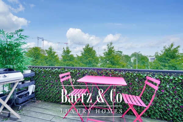 photo 11 Top Floor Duplex with Stunning Views of Île Seguin