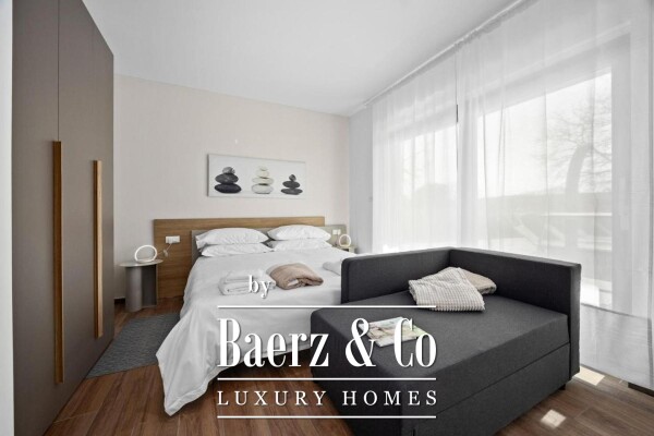 photo 29 Istria, Banjole, semi-detached villa first row to the sea 244 m² with a view of the Marina