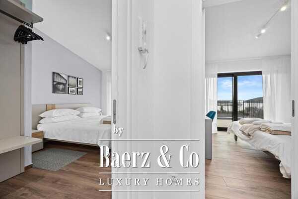 photo 35 Istria, Banjole, semi-detached villa first row to the sea 244 m² with a view of the Marina