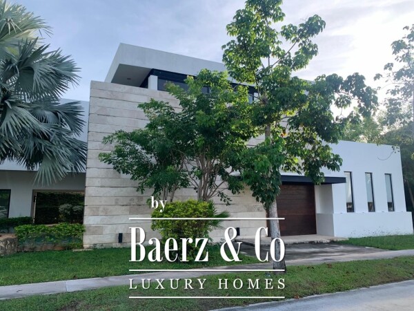 photo 3 Magnificent modern home in the exclusive Yucatan Country Club