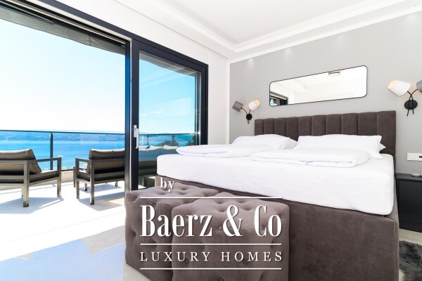 photo 6 Omiš, elegant villa with three apartments and open sea view