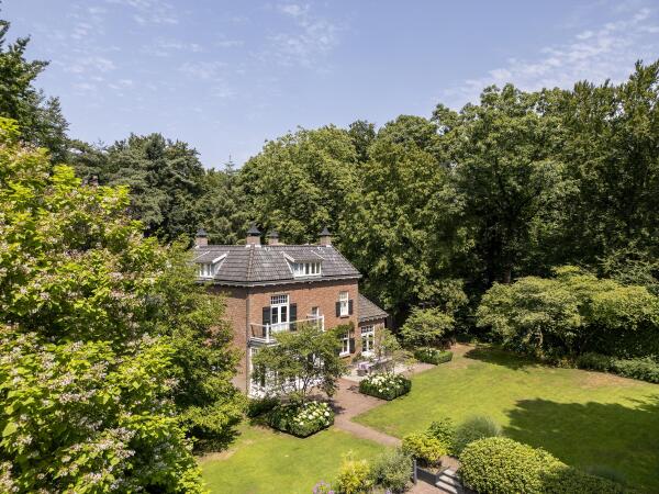 photo 49 Burgemeester de Manlaan 98