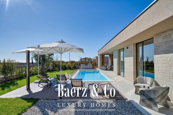 photo 1 Istria, Labinci, luxury single-storey house with sea view