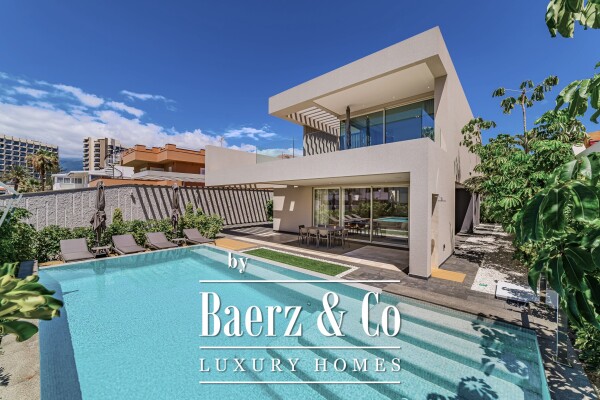 photo 1 Exceptional Luxury Villa Just Steps from the Beach