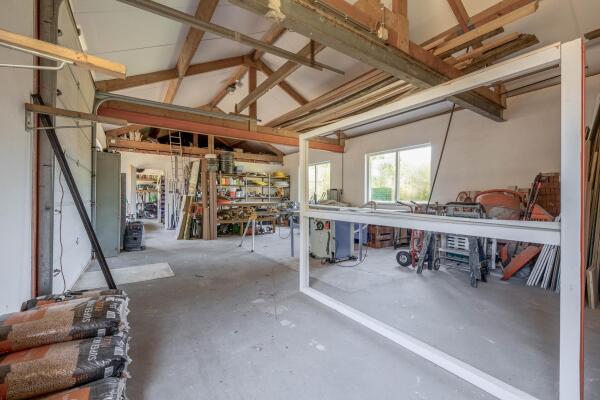 photo 52 Provincialeweg Oost 64