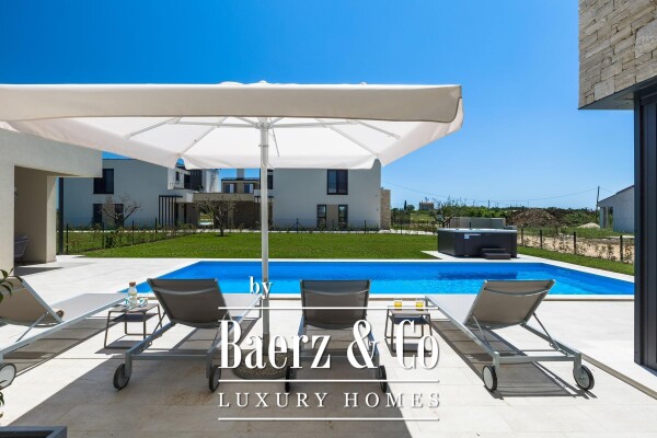 photo 4 Istria, Brtonigla, modern villa with swimming pool and jacuzzi