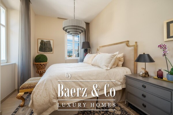 photo 11 Split, luxurious three-bedroom apartment - shared pool and garage