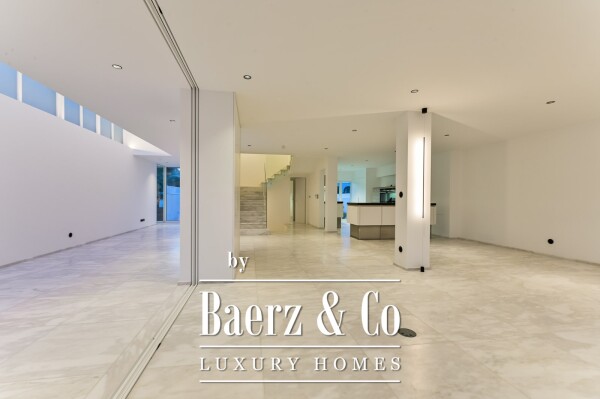 photo 13 Fully Renovated 4-Bedroom Villa by the Beach | Bafureira | Quiet Residential Area