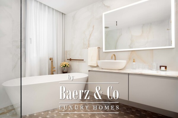 photo 22 Spacious apartment with sea views, parking and pool