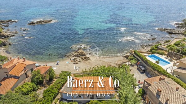 photo 1 Waterfont villa to renovate