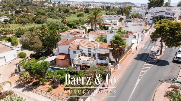 photo 1 Beautiful luxury home in Siesta