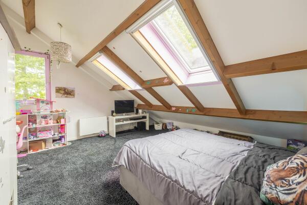 photo 37 Hoevensestraat 10