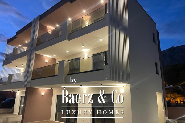 photo 2 Promajna, luxurious semi-detached house with a sea view, close to the center and the beach