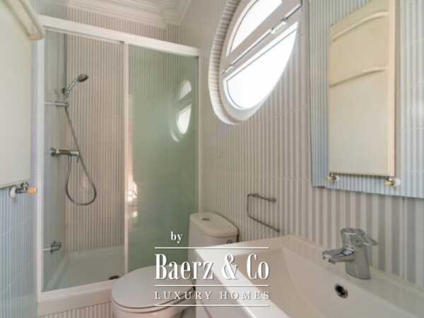 photo 18 3-Bedroom Apartment with Balcony, Air Conditioning and Access to Shared Rooftop Terrace, located in Entrecampos, Lisbon