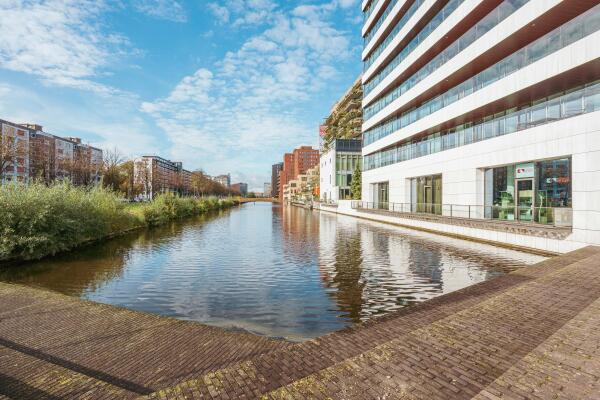 photo 42 Diepenbrockstraat 22