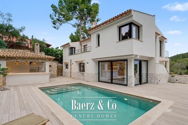 photo 2 Modern family villa in perfect location in Costa d’en Blanes
