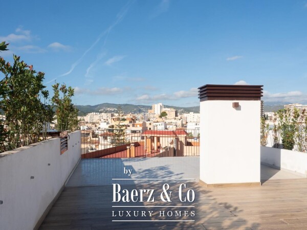 photo 28 Brand-new modern penthouse with expansive terraces and open views in Santa Catalina