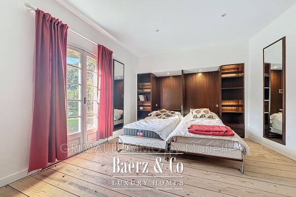 photo 11 Grimaud, France