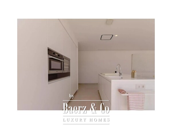 photo 10 Exclusive luxury villa on the seafront in Playa San Juan