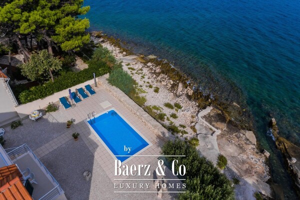 photo 4 Brač, Splitska, villa with pool first row to the sea, 180 m²