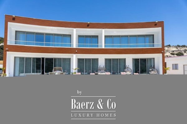 photo 2 Luxury Villa in Limassol