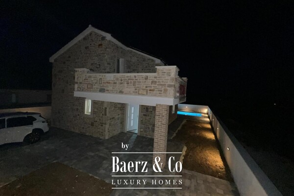 photo 4 Zadar, Vrsi, charming dalmatian stone house with swimming pool in a quiet location