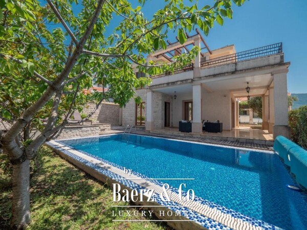 photo 2 Beautiful Villa in Budva Municipality with a Private Parking and a Pool