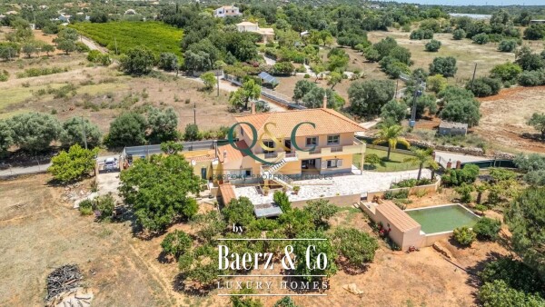 photo 1 Beautiful luxury home in Estoi, Estoi