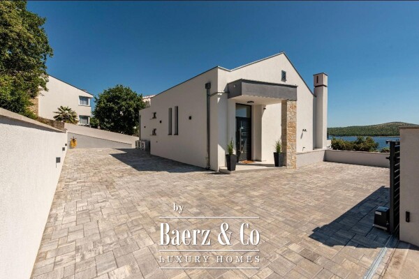 photo 10 Posedarje, modern and elegant villa first row to the sea