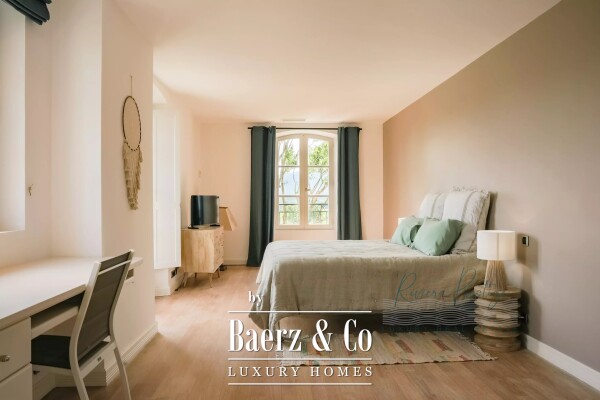 photo 15 Elegant 19th-Century Manor House with Organic Vineyard Estate in the Gulf of Saint-Tropez