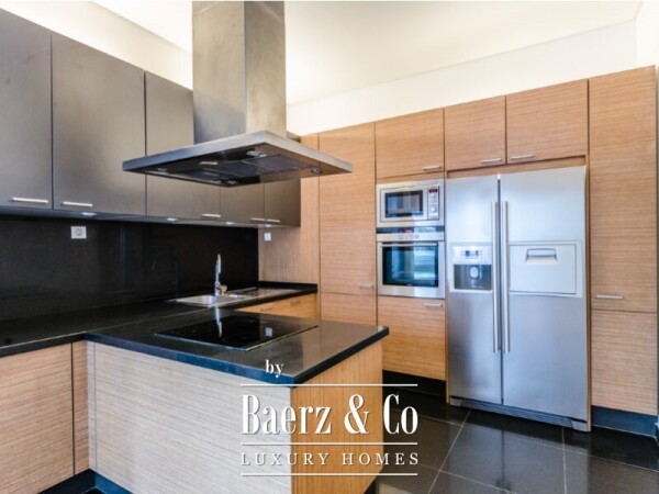 photo 3 3-bedroom apartment with private parking, in a prime Chiado location