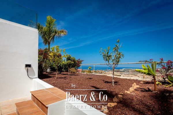 photo 32 Refurbished villa with a separate annexe on Tenerife
