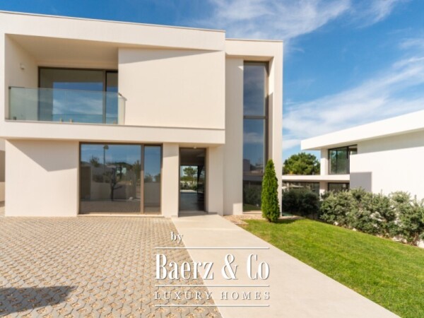photo 5 Brand-New Contemporary Villa in São João das Lampas, Close to the Beach